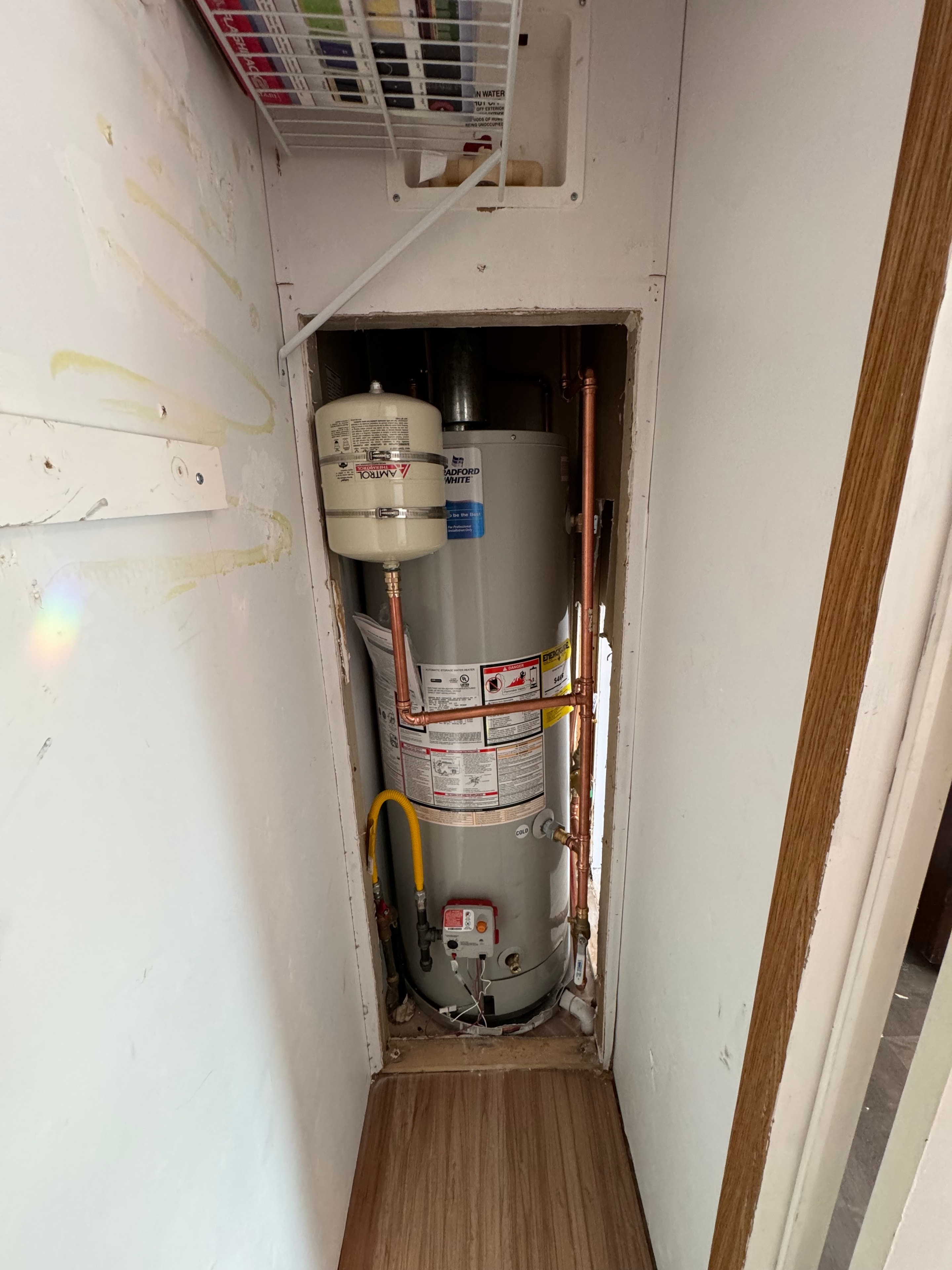 Bradford White water heater installation by Franklee Plumbing